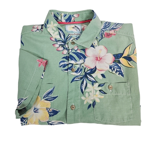 Tommy Bahama Pastel Green Tropical Silk Blend Hawaiian Shirt Size Medium Men C57 - Picture 1 of 10